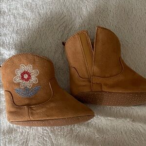 Brown Kids Boots with Flower Embroidery